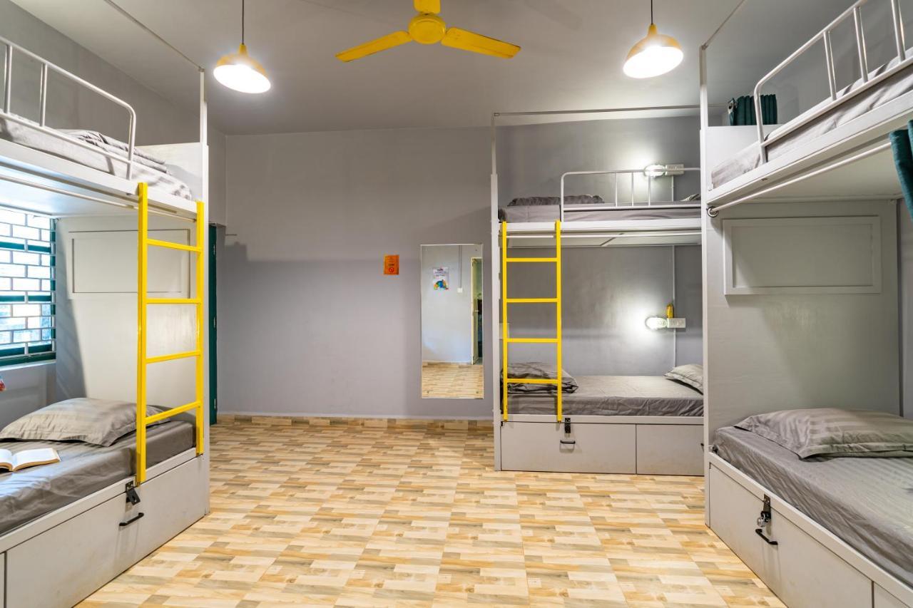 Whoopers Hostel Anjuna, Goa Экстерьер фото